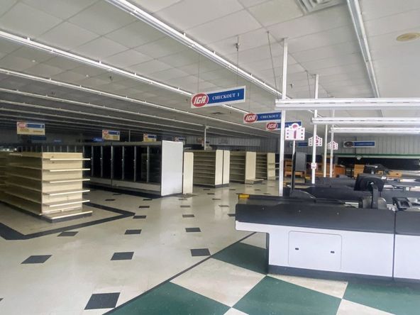 Former IGA Grocery Store : 6071 US --411 , Benton, TN 37307